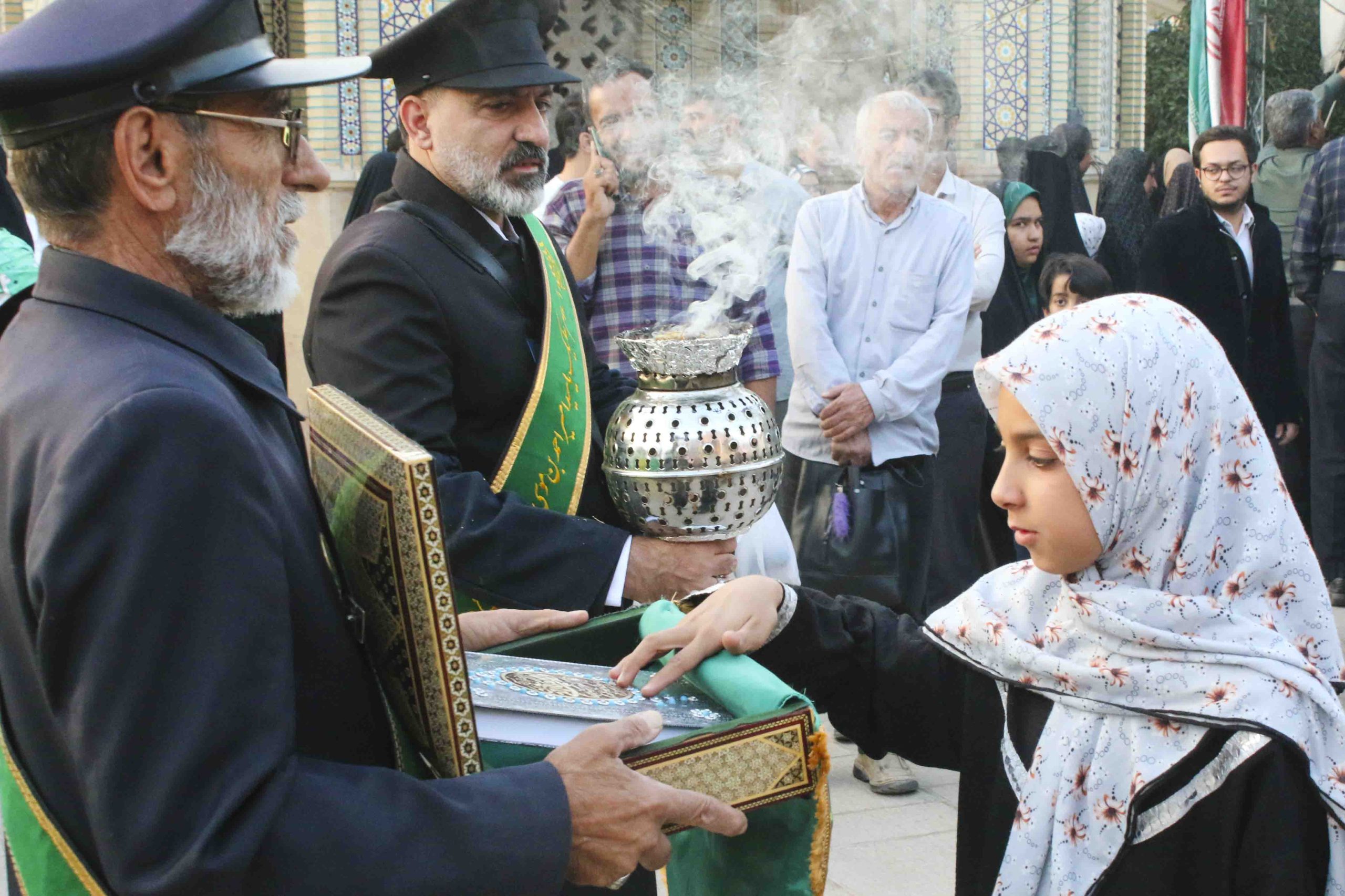 shohada 19 2 scaled - مراسم گلباران قبور مطهر شهدای آستان مقدس حضرت احمدبن موسی‌الکاظم(ع)