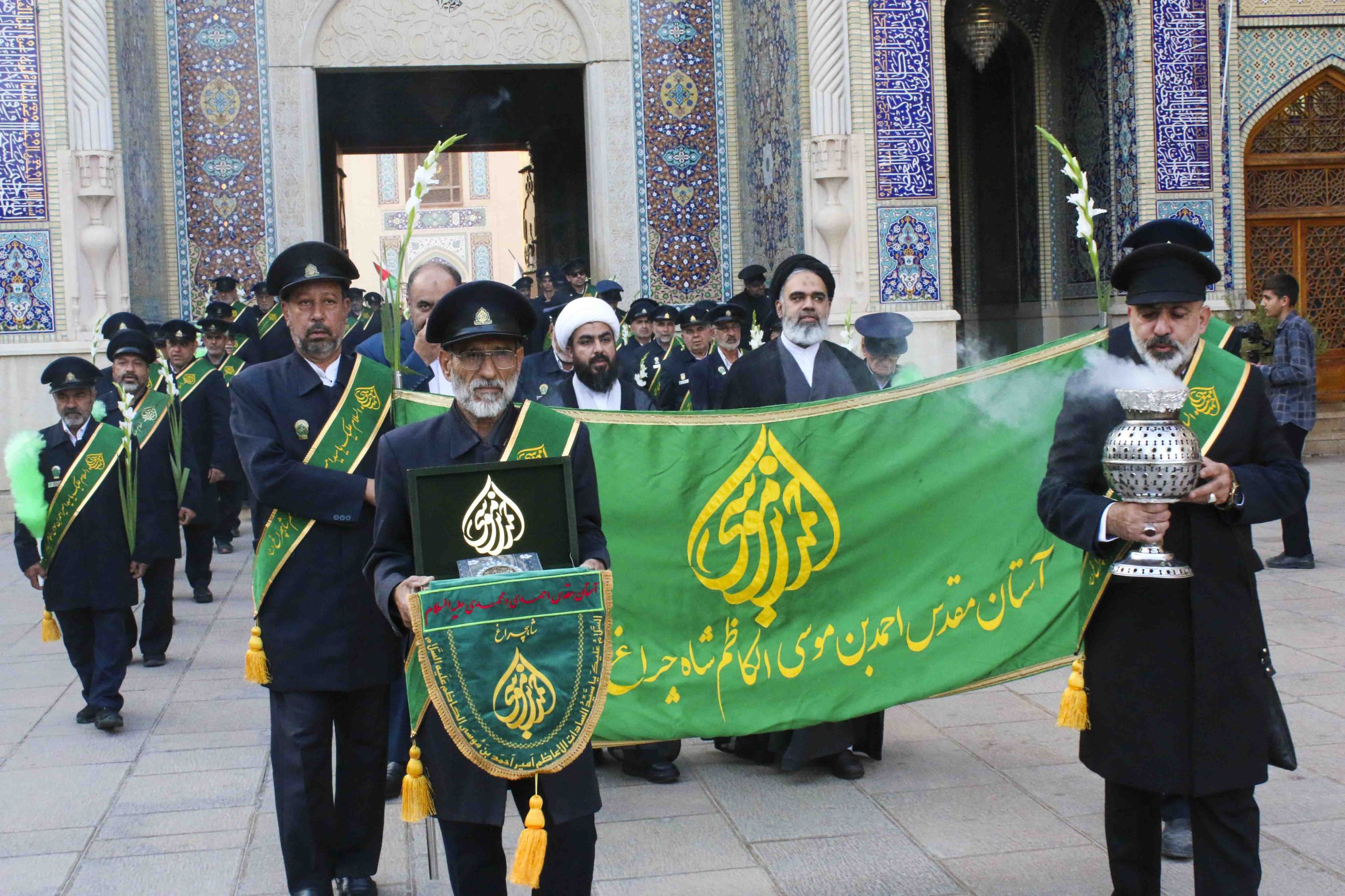 shohada 3 1 scaled - مراسم گلباران قبور مطهر شهدای آستان مقدس حضرت احمدبن موسی‌الکاظم(ع)