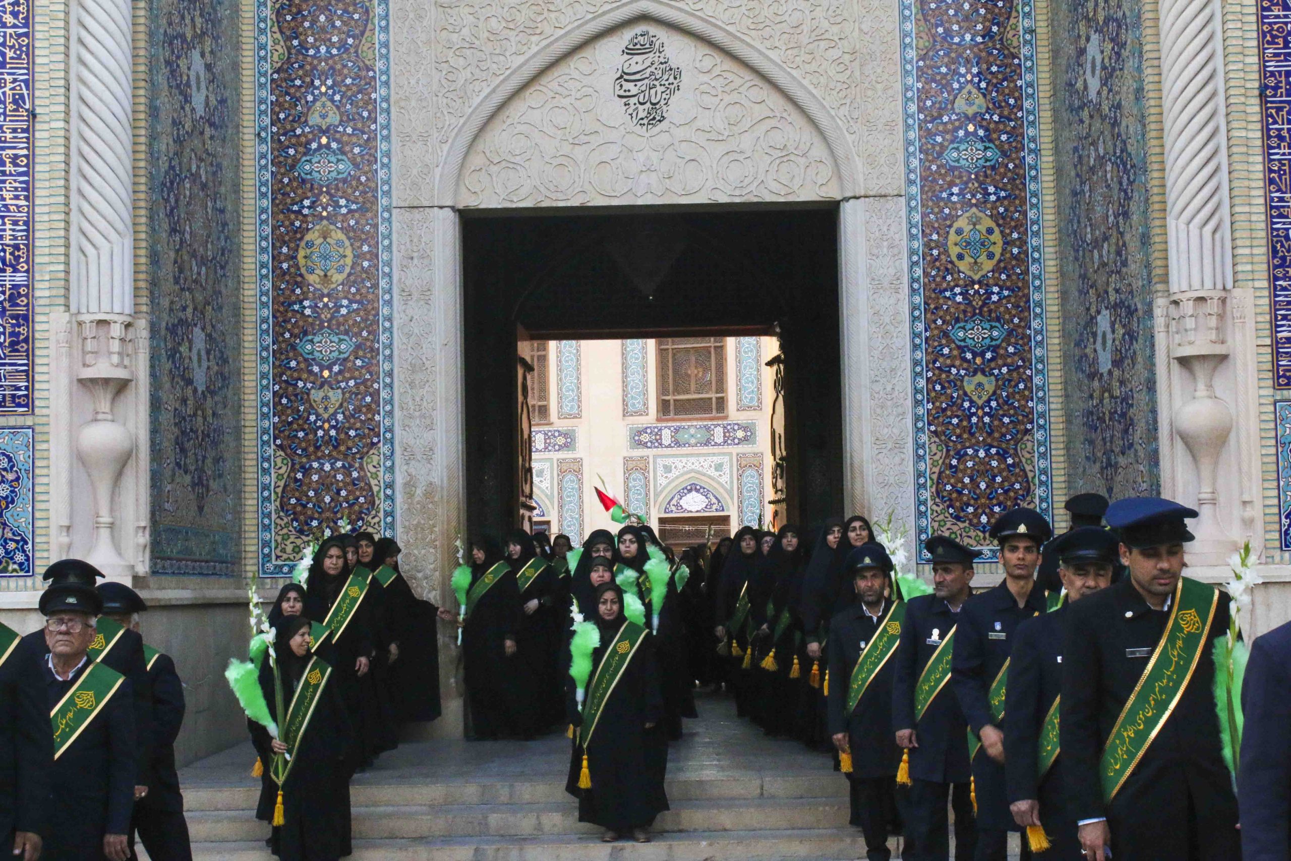 مراسم گلباران قبور مطهر شهدای آستان مقدس حضرت احمدبن موسیالکاظم(ع) shohada 6 2 scaled - مراسم گلباران قبور مطهر شهدای آستان مقدس حضرت احمدبن موسیالکاظم(ع)