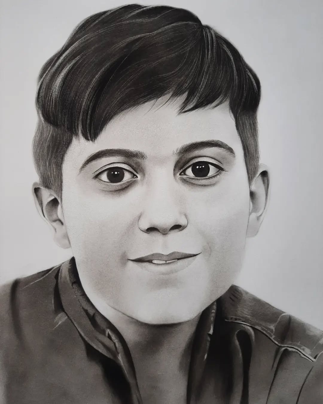 گالری تصاویر شهید آرشام سرایداران آرشام سرایداران از شهدای حمله تروریستی چهارم آبان ۱۴۰۱ به حرم شاهچراغ(ع)است که به همراه پدر و مادرش به مقام شهادت نایل گشتند.