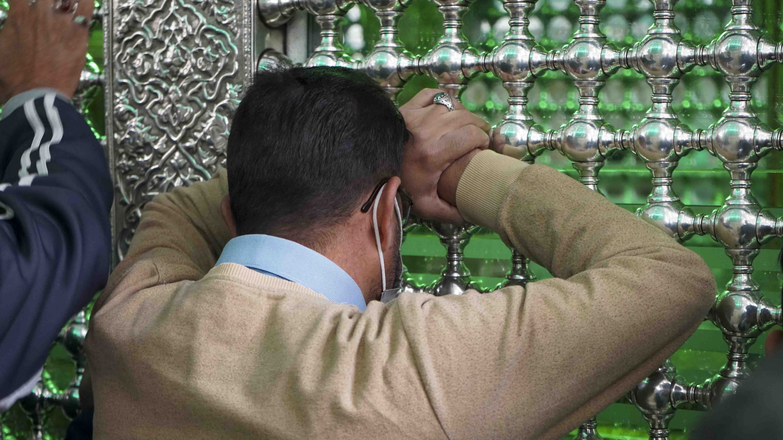 حالوهوای معنوی حرم مطهر حضرت شاهچراغ علیهالسلام در ۲۲ آبان ۱۴۰۴ شاهچراغ 20 scaled - حالوهوای معنوی حرم مطهر حضرت شاهچراغ علیهالسلام در ۲۲ آبان ۱۴۰۴