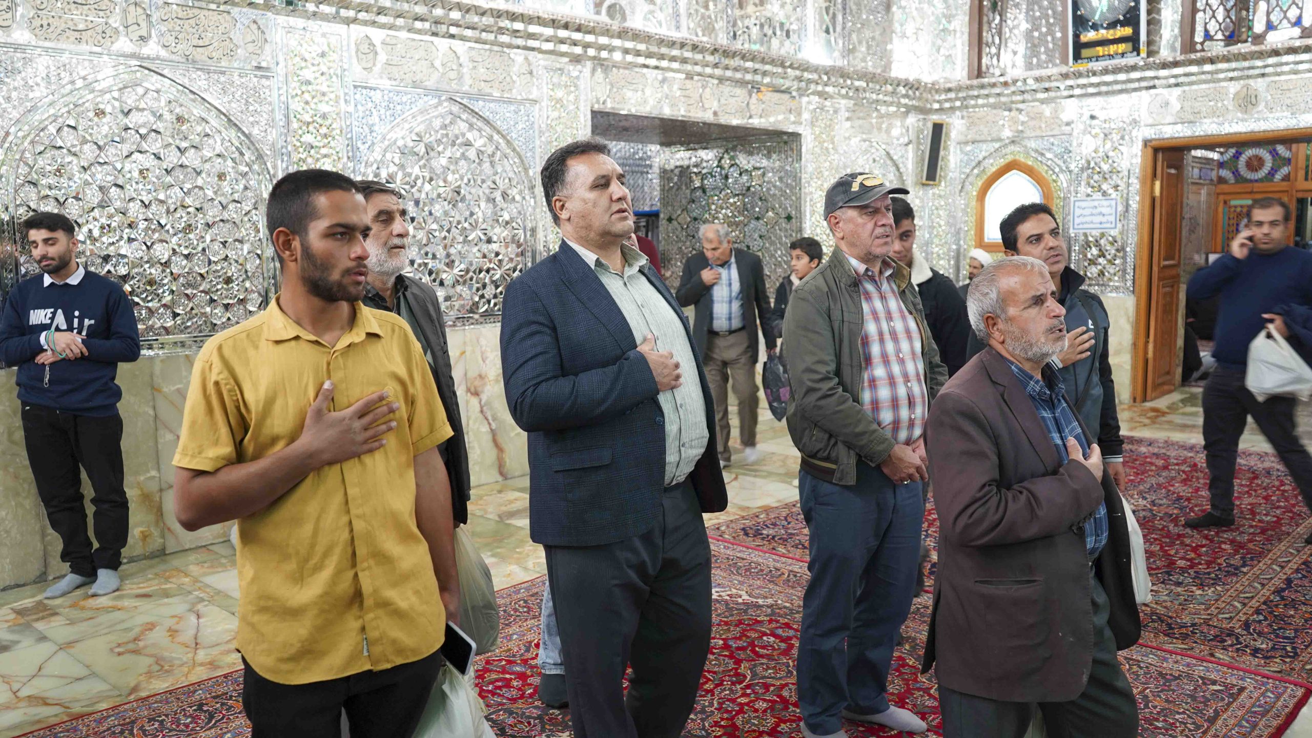 حالوهوای معنوی حرم مطهر حضرت شاهچراغ علیهالسلام در ۲۲ آبان ۱۴۰۴ شاهچراغ 21 scaled - حالوهوای معنوی حرم مطهر حضرت شاهچراغ علیهالسلام در ۲۲ آبان ۱۴۰۴