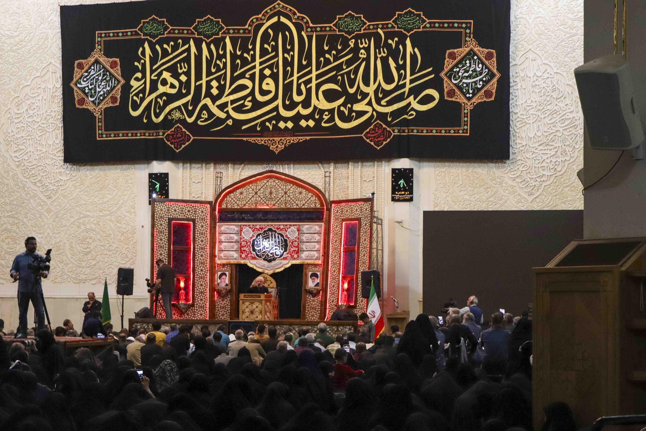 فاطمیه  6 scaled - دومین شب از مراسم سوگواری شهادت حضرت زهرا سلام الله علیها در حرم مطهر حضرت شاهچراغ علیه السلام