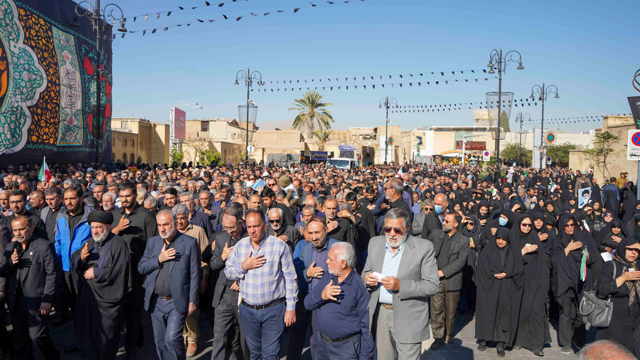 photo 2025 11 24 10 24 24 3 - تصاویر / تشییع پیکر مطهر شهدای گمنام در شیراز سومین حرم اهل بیت علیهم السلام