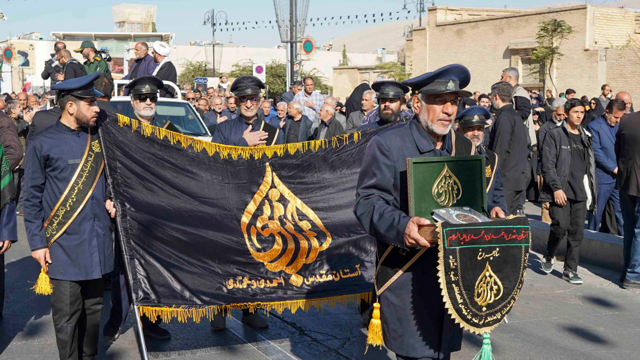 photo 2025 11 24 10 24 24 - تصاویر / تشییع پیکر مطهر شهدای گمنام در شیراز سومین حرم اهل بیت علیهم السلام