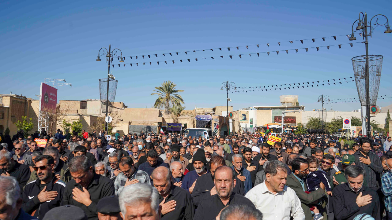 photo 2025 11 24 10 24 26 2 - تصاویر / تشییع پیکر مطهر شهدای گمنام در شیراز سومین حرم اهل بیت علیهم السلام