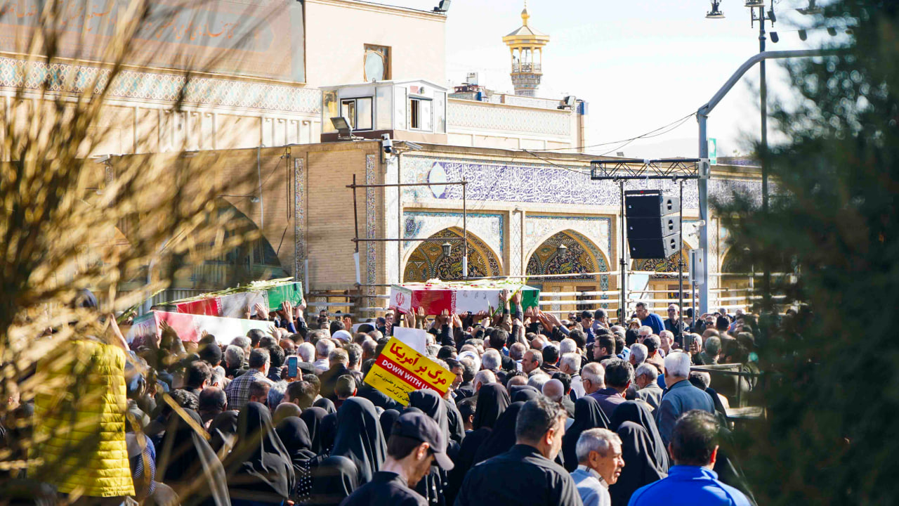 photo 2025 11 24 10 24 28 - تصاویر / تشییع پیکر مطهر شهدای گمنام در شیراز سومین حرم اهل بیت علیهم السلام