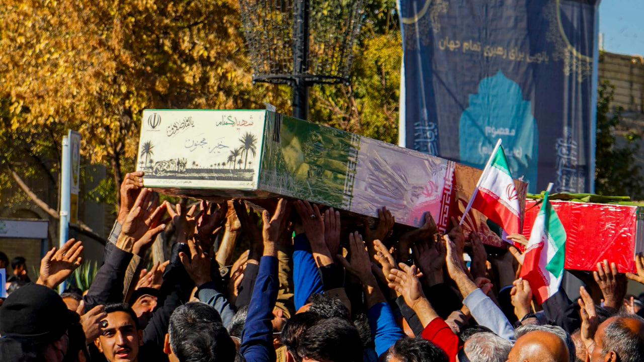 photo 2025 11 24 10 24 29 3 - تصاویر / تشییع پیکر مطهر شهدای گمنام در شیراز سومین حرم اهل بیت علیهم السلام