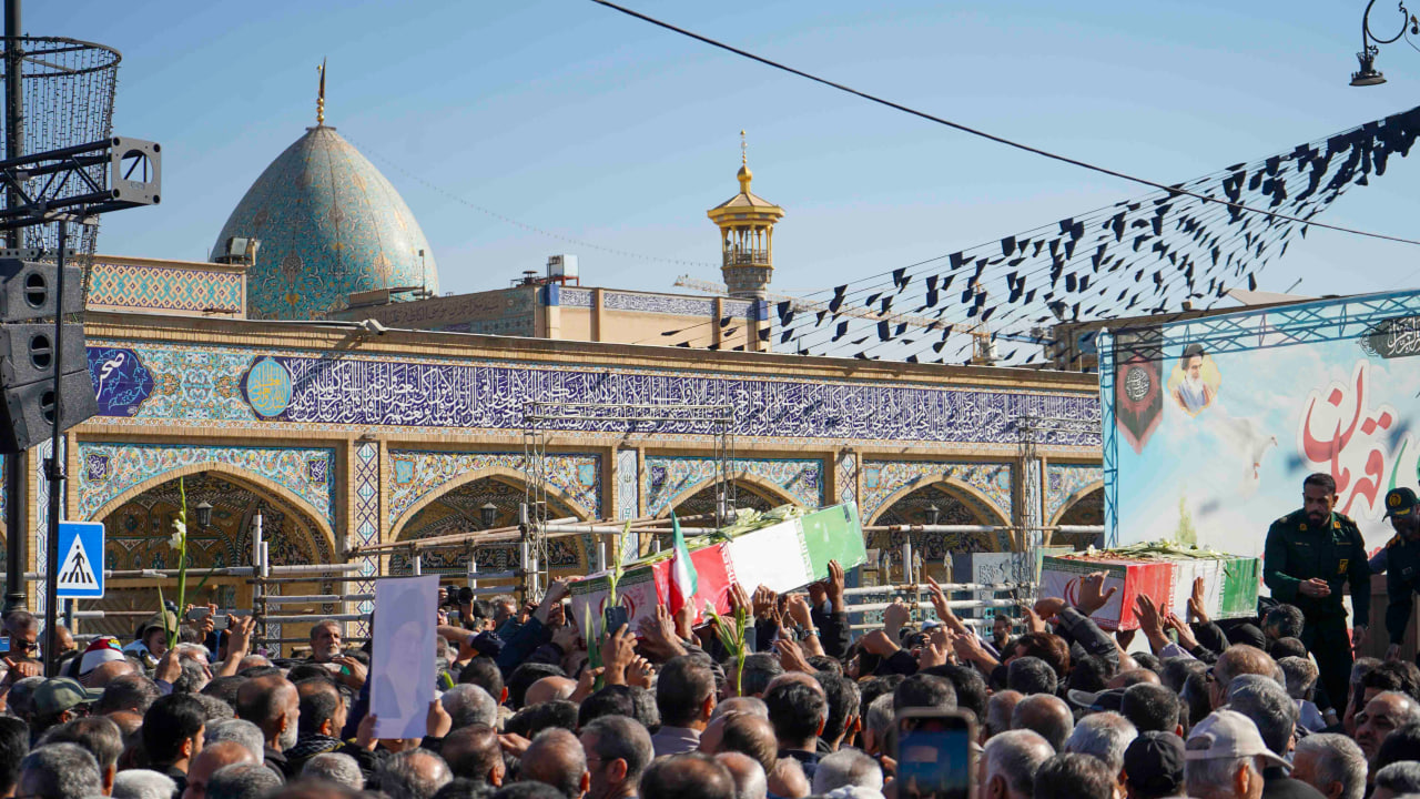 photo 2025 11 24 10 24 29 - تصاویر / تشییع پیکر مطهر شهدای گمنام در شیراز سومین حرم اهل بیت علیهم السلام