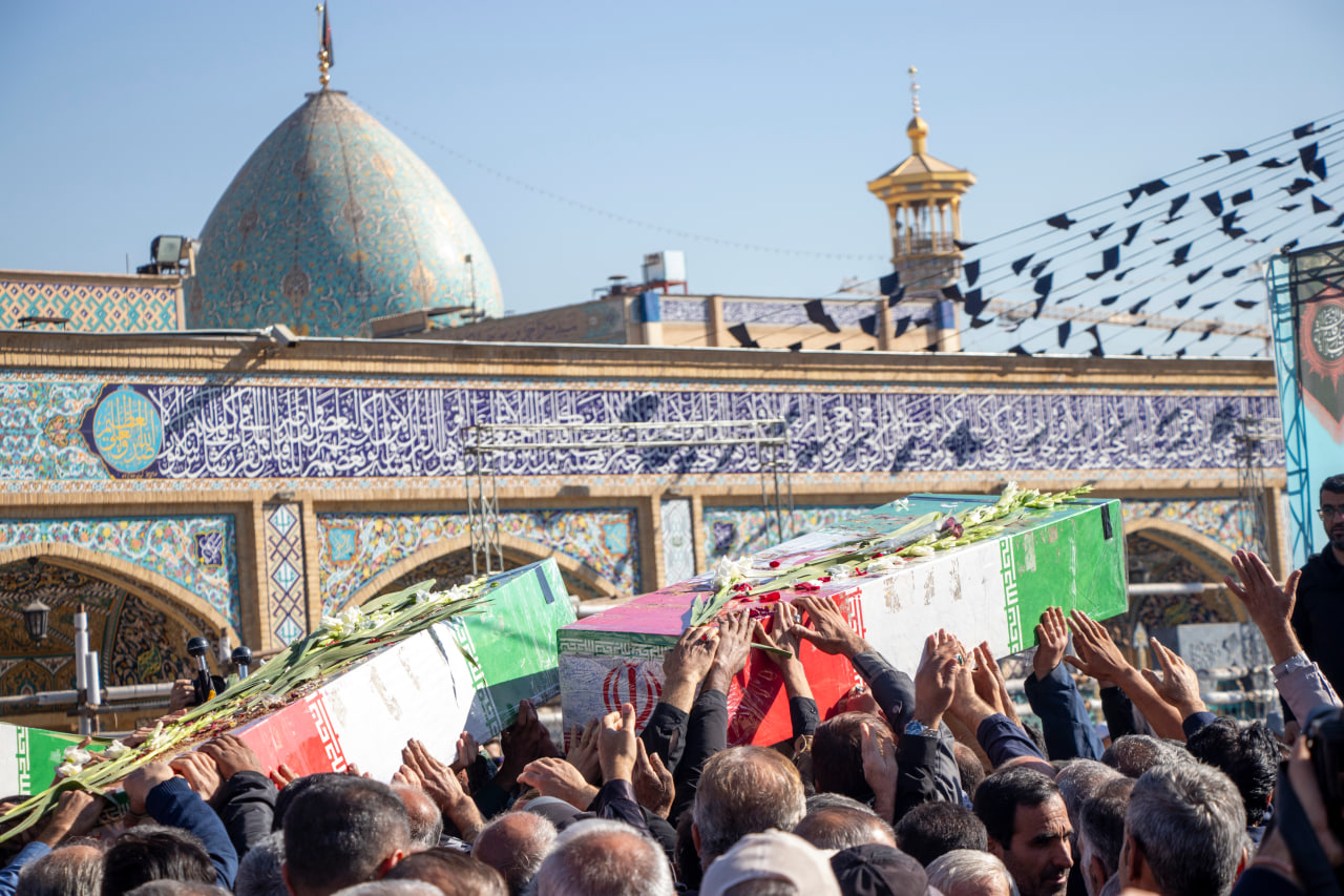 photo 2025 11 24 11 07 42 3 - تصاویر / تشییع پیکر مطهر شهدای گمنام در شیراز سومین حرم اهل بیت علیهم السلام