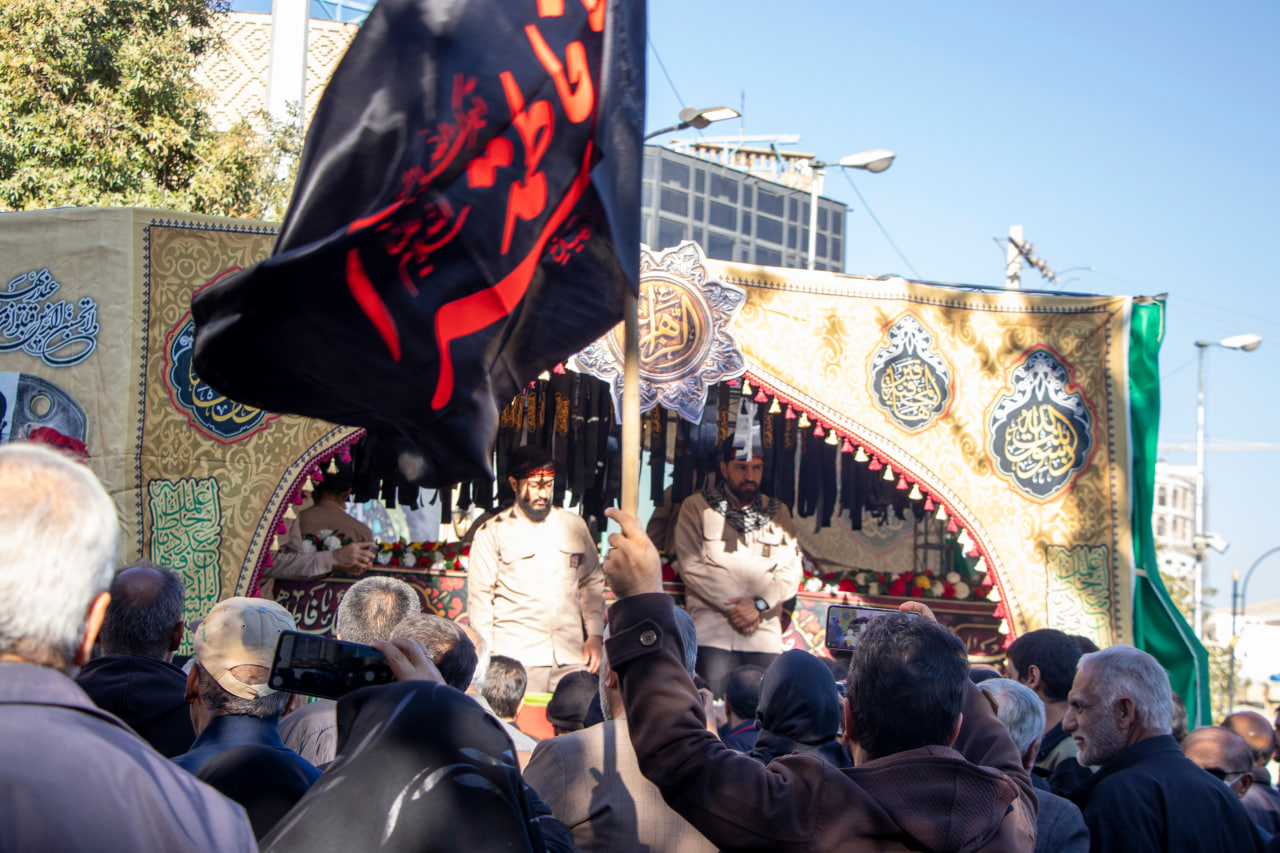 photo 2025 11 24 11 07 45 3 - تصاویر / تشییع پیکر مطهر شهدای گمنام در شیراز سومین حرم اهل بیت علیهم السلام