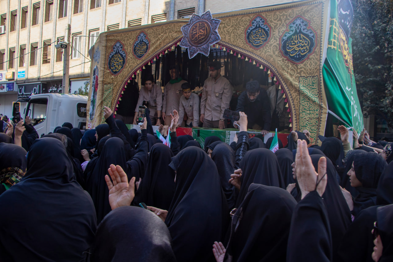 photo 2025 11 24 11 07 48 - تصاویر / تشییع پیکر مطهر شهدای گمنام در شیراز سومین حرم اهل بیت علیهم السلام