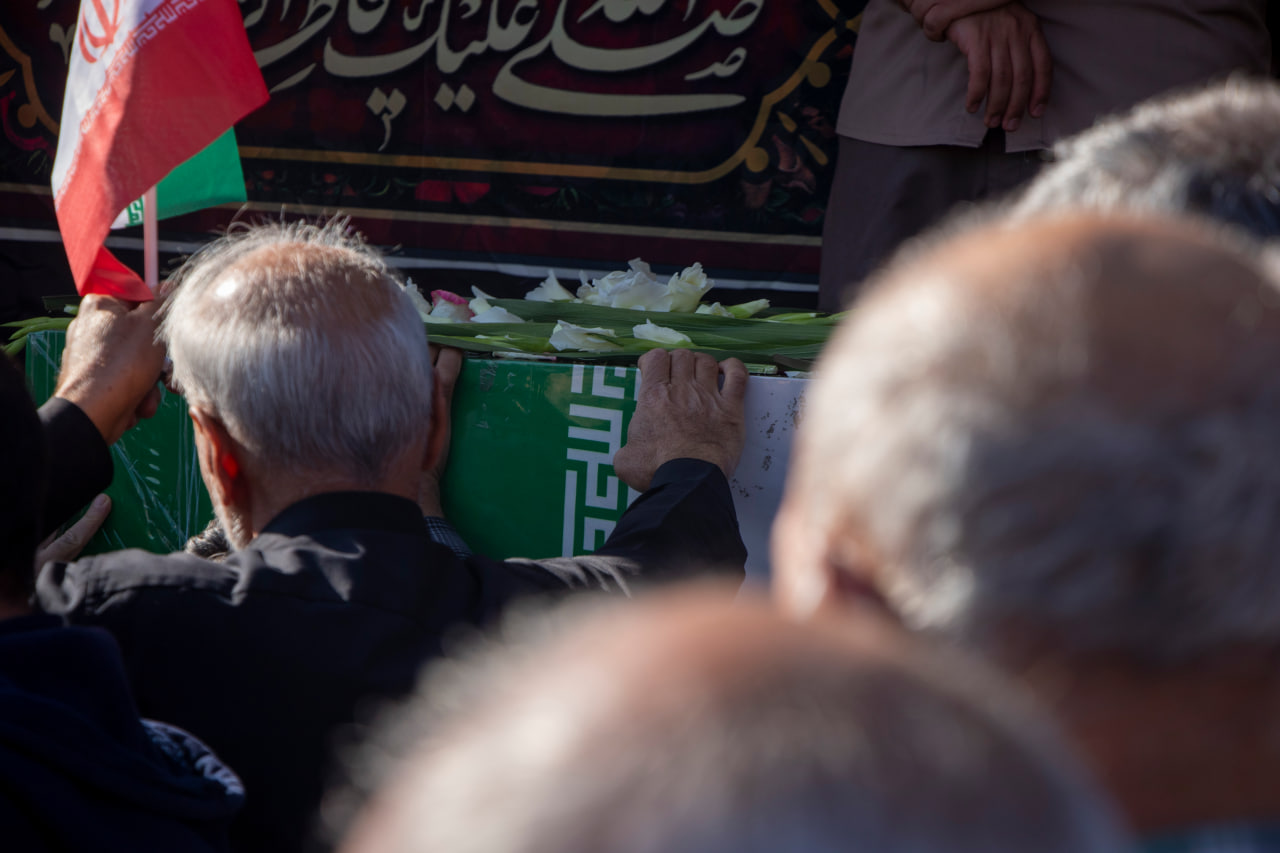 photo 2025 11 24 11 07 49 3 - تصاویر / تشییع پیکر مطهر شهدای گمنام در شیراز سومین حرم اهل بیت علیهم السلام