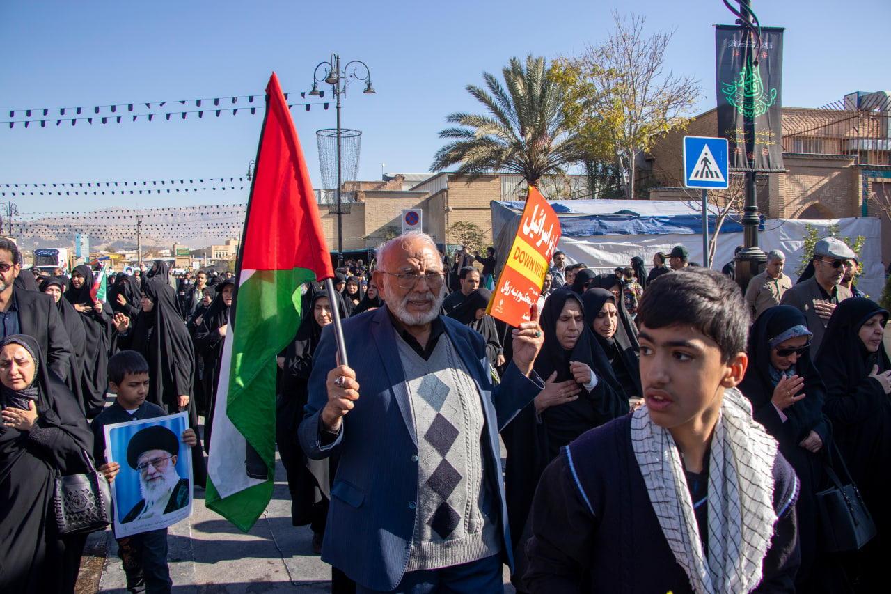 photo 2025 11 24 11 07 50 3 - تصاویر / تشییع پیکر مطهر شهدای گمنام در شیراز سومین حرم اهل بیت علیهم السلام