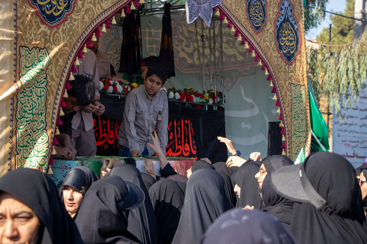 photo 2025 11 24 11 07 50 - تصاویر / تشییع پیکر مطهر شهدای گمنام در شیراز سومین حرم اهل بیت علیهم السلام