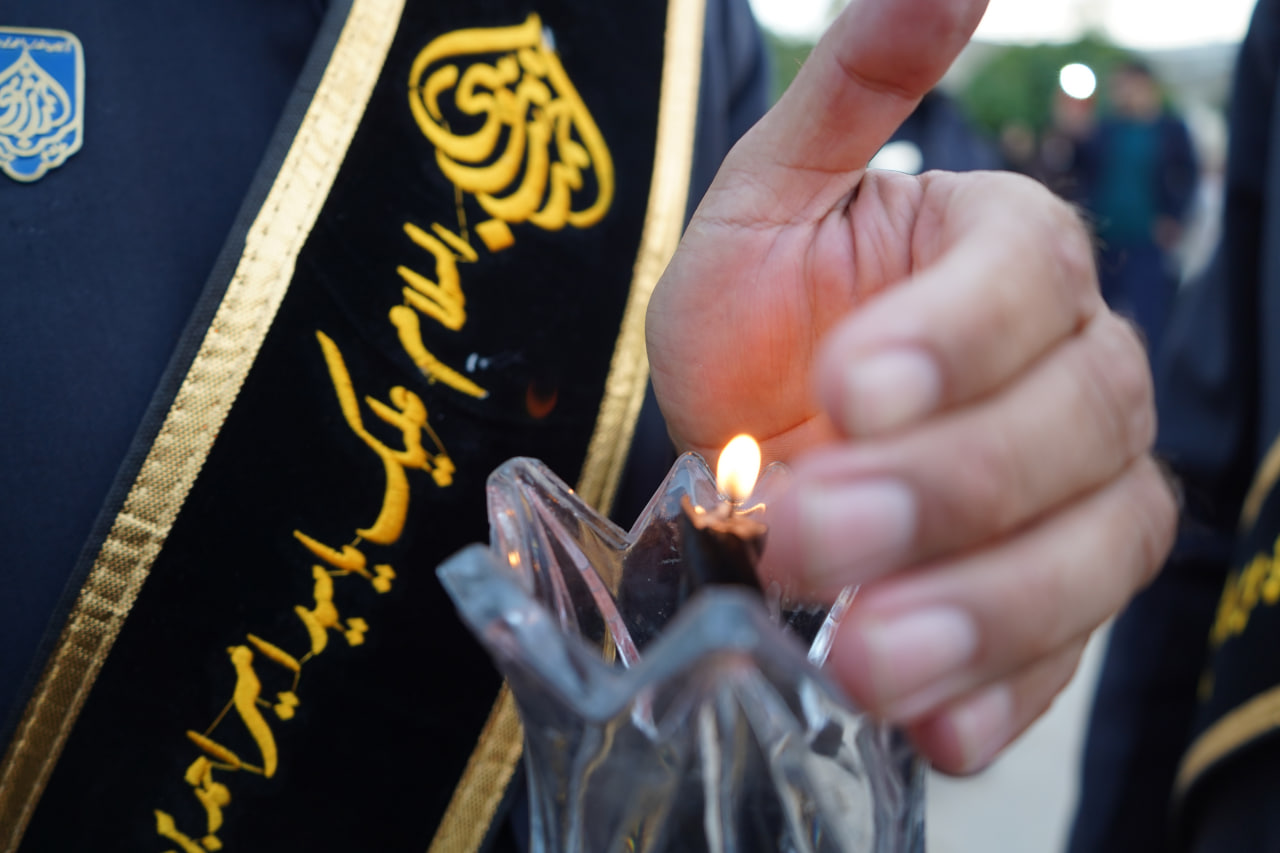 photo 2025 11 24 20 23 46 - آیین لاله گردانی و عزاداری شام شهادت حضرت فاطمه سلام الله علیها در حرم مطهر حضرت شاهچراغ علیه السلام