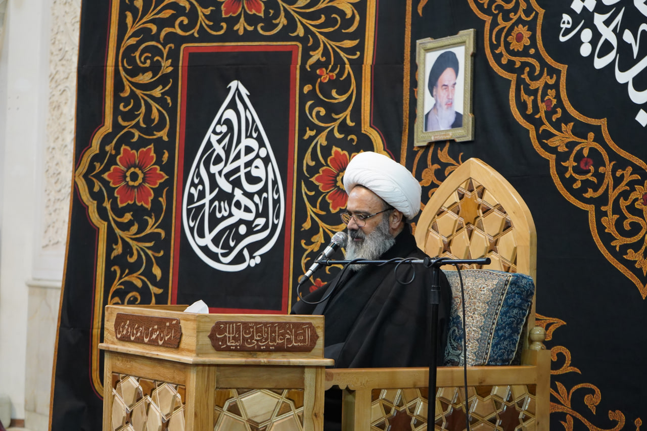 photo 2025 11 24 20 24 24 - آیین لاله گردانی و عزاداری شام شهادت حضرت فاطمه سلام الله علیها در حرم مطهر حضرت شاهچراغ علیه السلام