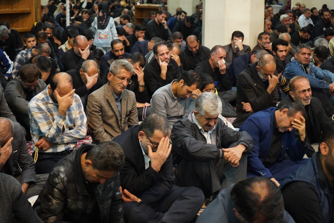 photo 2025 11 24 20 24 47 - آیین لاله گردانی و عزاداری شام شهادت حضرت فاطمه سلام الله علیها در حرم مطهر حضرت شاهچراغ علیه السلام