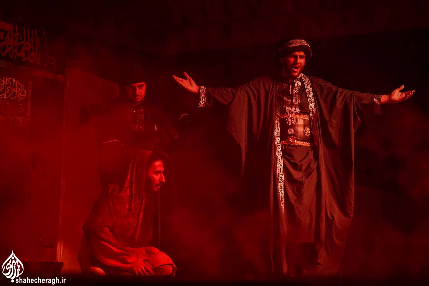 pic232120FAE02821 9 11zon - نمایش «آغاز بی پایان»، در حرم مطهر حضرت شاهچراغ علیه السلام