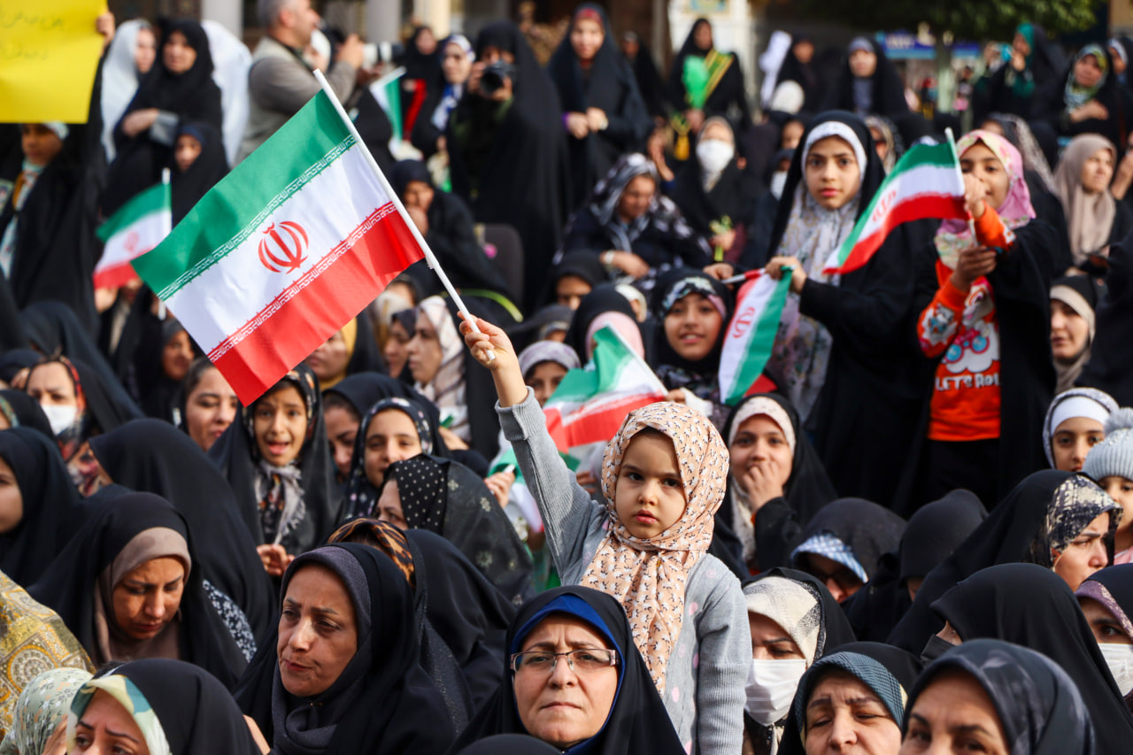 photo 2025 12 10 20 09 02 2 - میثاق فاطمی | اجتماع بزرگ بانوان مدافع حریم عفاف، حجاب و خانواده به‌مناسبت ولادت باسعادت حضرت فاطمة الزهرا سلام الله علیها در حرم مطهر حضرت شاهچراغ علیه السلام