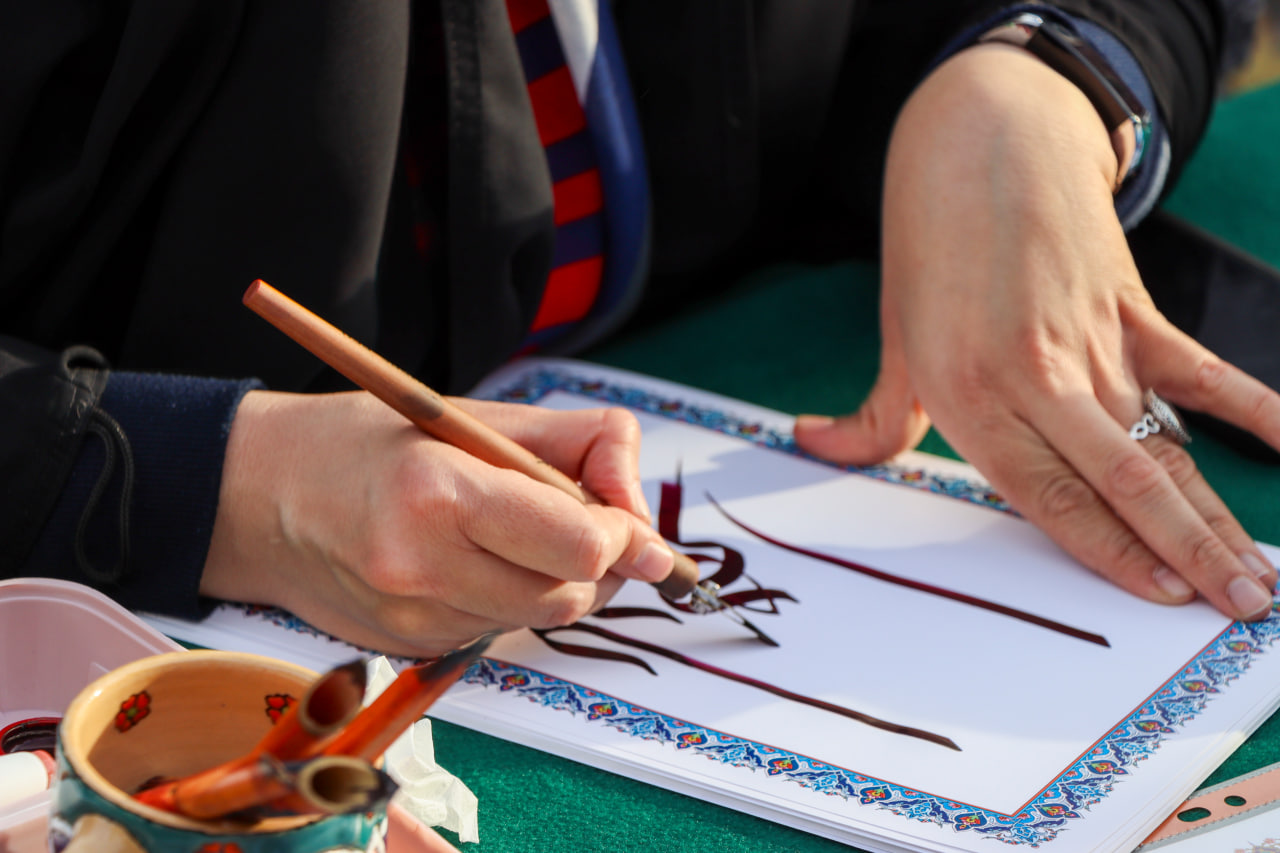 photo 2025 12 10 20 09 05 3 1 - میثاق فاطمی | اجتماع بزرگ بانوان مدافع حریم عفاف، حجاب و خانواده به‌مناسبت ولادت باسعادت حضرت فاطمة الزهرا سلام الله علیها در حرم مطهر حضرت شاهچراغ علیه السلام