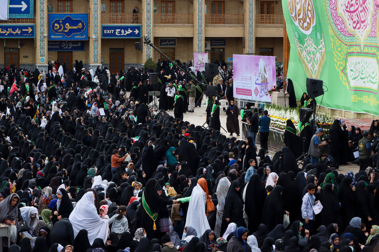 photo 2025 12 10 20 09 06 2 - میثاق فاطمی | اجتماع بزرگ بانوان مدافع حریم عفاف، حجاب و خانواده به‌مناسبت ولادت باسعادت حضرت فاطمة الزهرا سلام الله علیها در حرم مطهر حضرت شاهچراغ علیه السلام