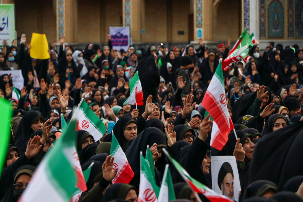 photo 2025 12 10 20 09 07 2 - میثاق فاطمی | اجتماع بزرگ بانوان مدافع حریم عفاف، حجاب و خانواده به‌مناسبت ولادت باسعادت حضرت فاطمة الزهرا سلام الله علیها در حرم مطهر حضرت شاهچراغ علیه السلام