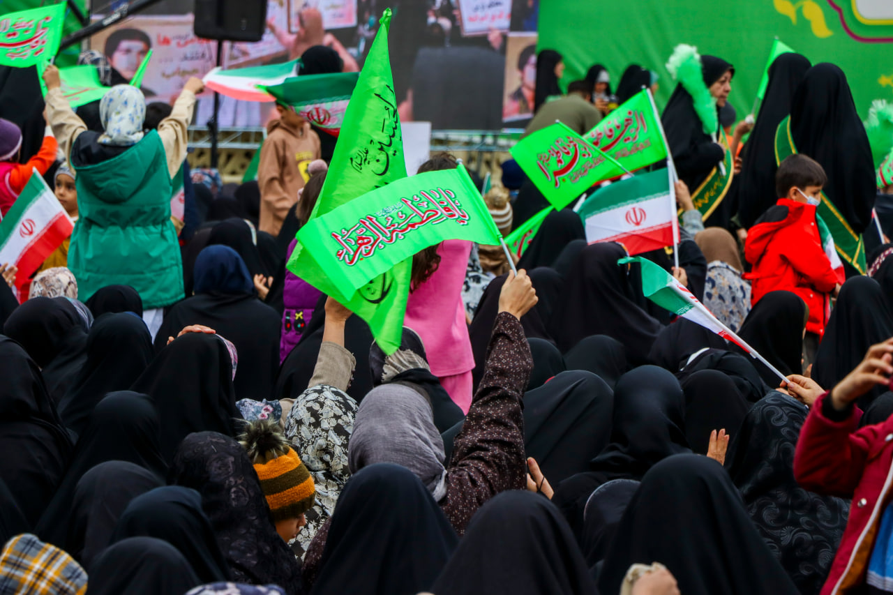 photo 2025 12 10 20 09 08 2 - میثاق فاطمی | اجتماع بزرگ بانوان مدافع حریم عفاف، حجاب و خانواده به‌مناسبت ولادت باسعادت حضرت فاطمة الزهرا سلام الله علیها در حرم مطهر حضرت شاهچراغ علیه السلام
