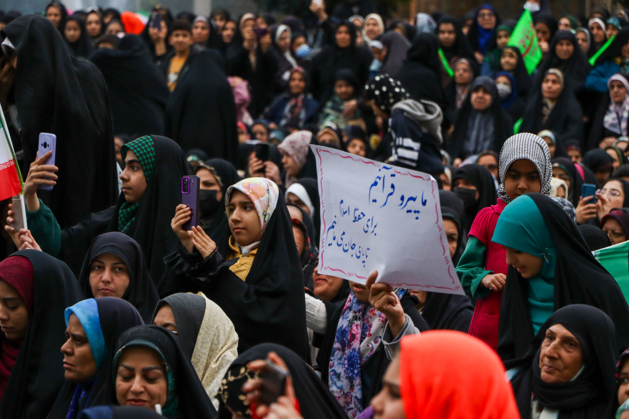 photo 2025 12 10 20 09 09 2 1 - میثاق فاطمی | اجتماع بزرگ بانوان مدافع حریم عفاف، حجاب و خانواده به‌مناسبت ولادت باسعادت حضرت فاطمة الزهرا سلام الله علیها در حرم مطهر حضرت شاهچراغ علیه السلام