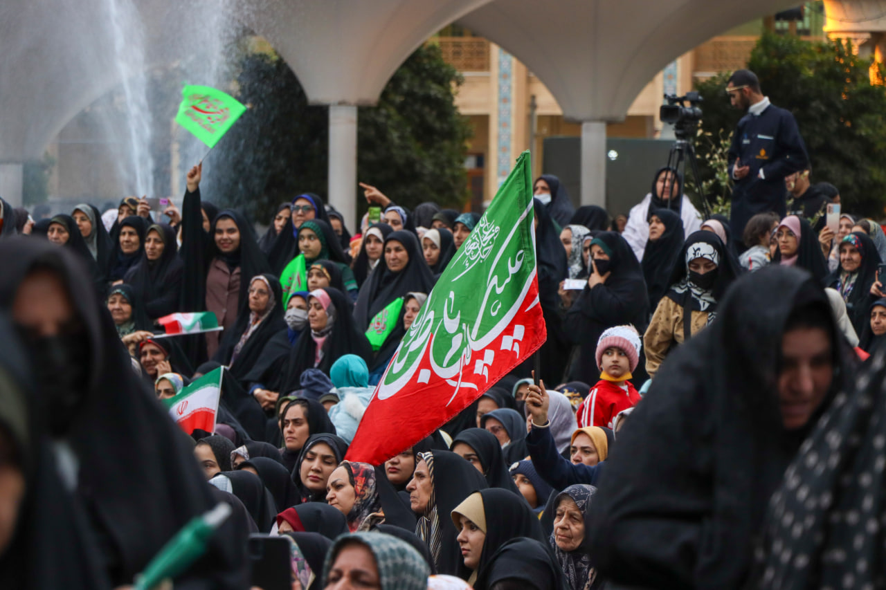 photo 2025 12 10 20 09 10 1 - میثاق فاطمی | اجتماع بزرگ بانوان مدافع حریم عفاف، حجاب و خانواده به‌مناسبت ولادت باسعادت حضرت فاطمة الزهرا سلام الله علیها در حرم مطهر حضرت شاهچراغ علیه السلام