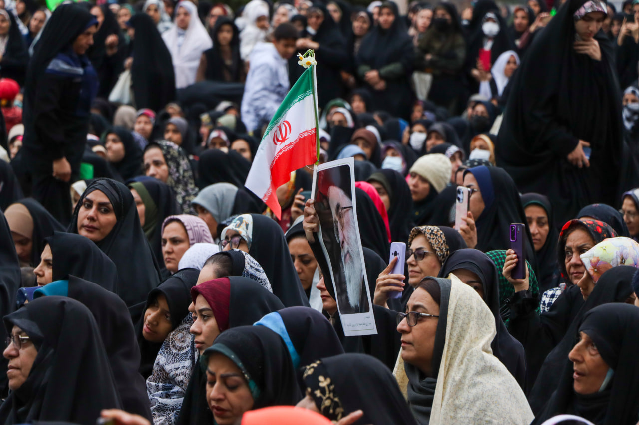 photo 2025 12 10 20 09 10 2 - میثاق فاطمی | اجتماع بزرگ بانوان مدافع حریم عفاف، حجاب و خانواده به‌مناسبت ولادت باسعادت حضرت فاطمة الزهرا سلام الله علیها در حرم مطهر حضرت شاهچراغ علیه السلام