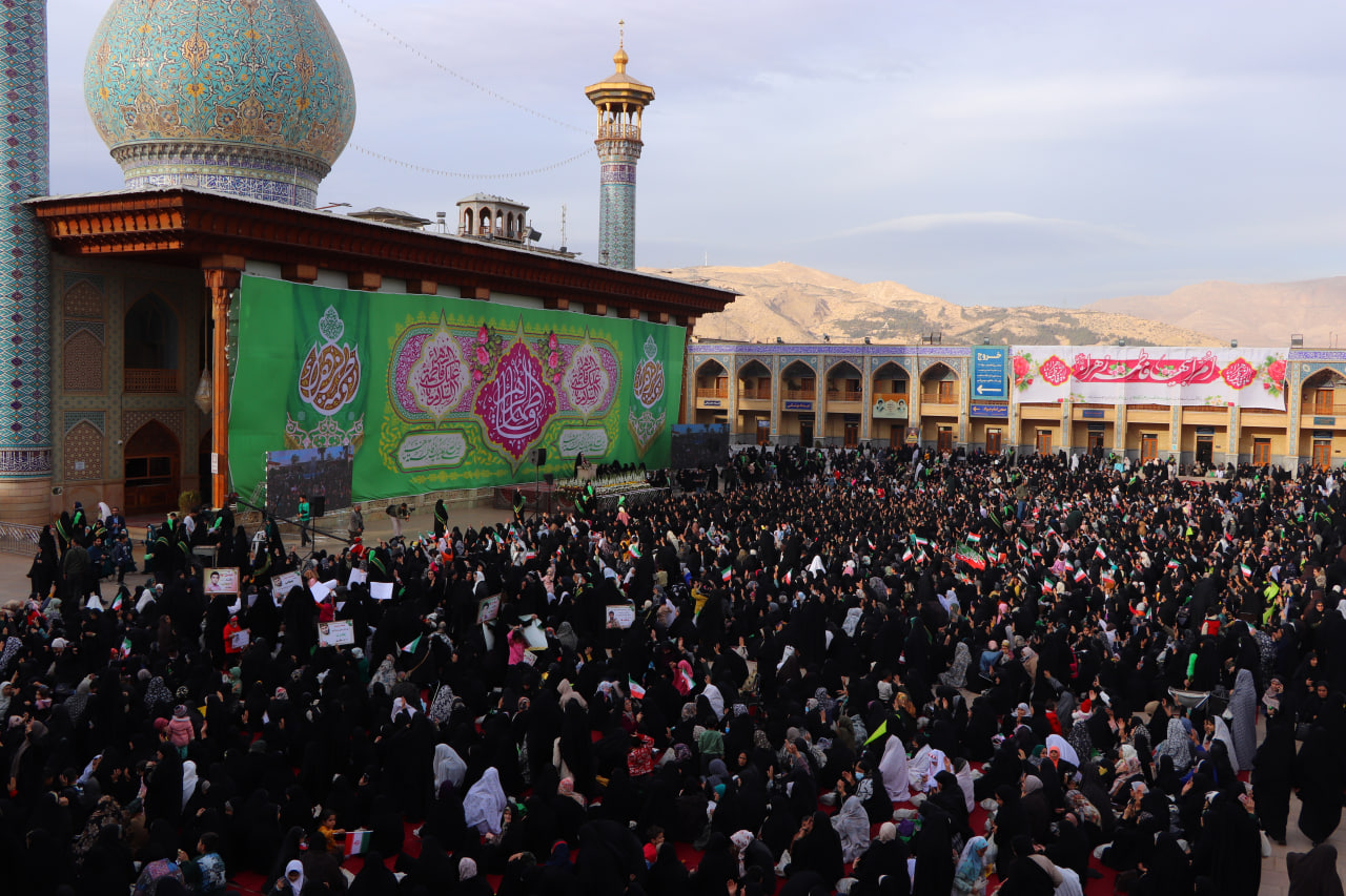 photo 2025 12 10 20 09 13 - میثاق فاطمی | اجتماع بزرگ بانوان مدافع حریم عفاف، حجاب و خانواده به‌مناسبت ولادت باسعادت حضرت فاطمة الزهرا سلام الله علیها در حرم مطهر حضرت شاهچراغ علیه السلام