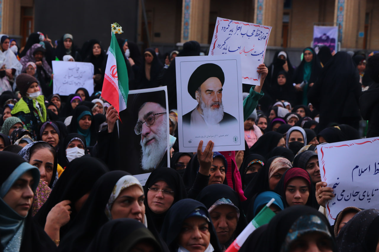 photo 2025 12 10 20 09 14 2 1 - میثاق فاطمی | اجتماع بزرگ بانوان مدافع حریم عفاف، حجاب و خانواده به‌مناسبت ولادت باسعادت حضرت فاطمة الزهرا سلام الله علیها در حرم مطهر حضرت شاهچراغ علیه السلام