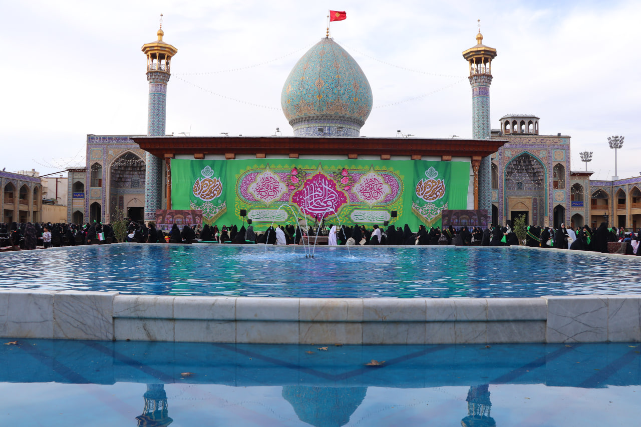 photo 2025 12 10 20 09 16 2 - میثاق فاطمی | اجتماع بزرگ بانوان مدافع حریم عفاف، حجاب و خانواده به‌مناسبت ولادت باسعادت حضرت فاطمة الزهرا سلام الله علیها در حرم مطهر حضرت شاهچراغ علیه السلام