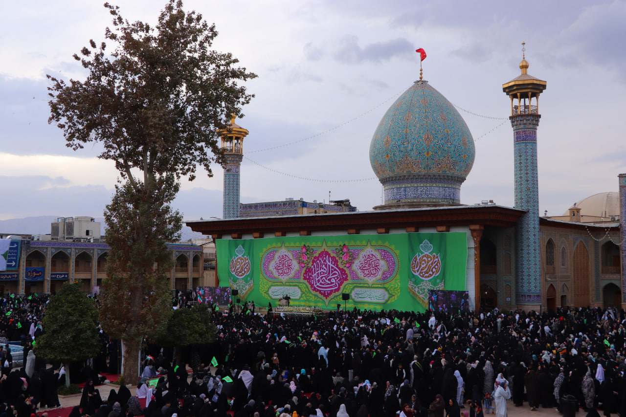 photo 2025 12 10 20 09 18 2 - میثاق فاطمی | اجتماع بزرگ بانوان مدافع حریم عفاف، حجاب و خانواده به‌مناسبت ولادت باسعادت حضرت فاطمة الزهرا سلام الله علیها در حرم مطهر حضرت شاهچراغ علیه السلام
