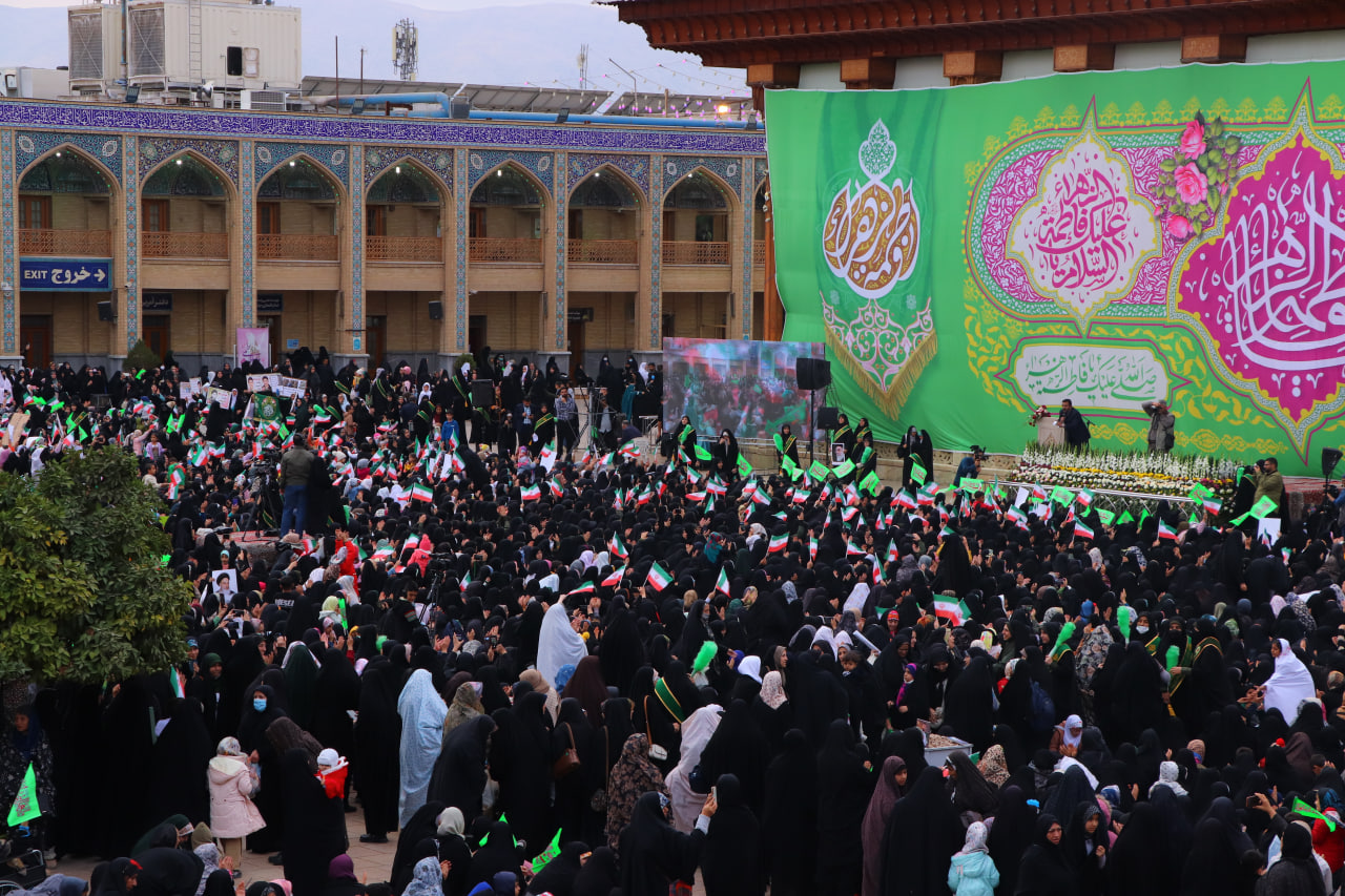 photo 2025 12 10 20 09 18 3 - میثاق فاطمی | اجتماع بزرگ بانوان مدافع حریم عفاف، حجاب و خانواده به‌مناسبت ولادت باسعادت حضرت فاطمة الزهرا سلام الله علیها در حرم مطهر حضرت شاهچراغ علیه السلام