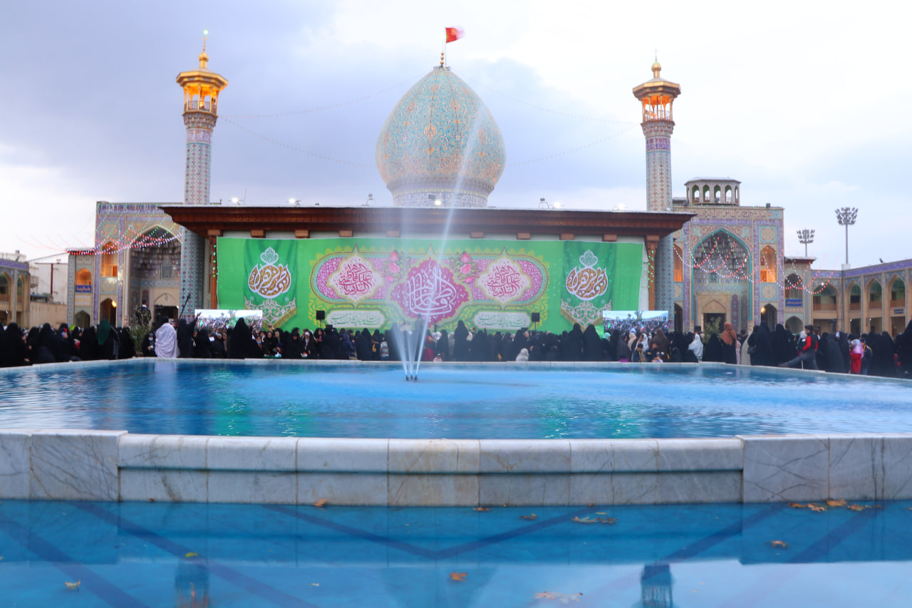 photo 2025 12 10 20 09 19 3 1 - میثاق فاطمی | اجتماع بزرگ بانوان مدافع حریم عفاف، حجاب و خانواده به‌مناسبت ولادت باسعادت حضرت فاطمة الزهرا سلام الله علیها در حرم مطهر حضرت شاهچراغ علیه السلام