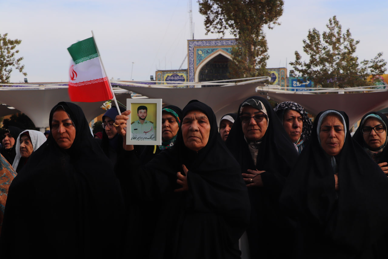 photo 2025 12 10 20 09 19 4 1 - میثاق فاطمی | اجتماع بزرگ بانوان مدافع حریم عفاف، حجاب و خانواده به‌مناسبت ولادت باسعادت حضرت فاطمة الزهرا سلام الله علیها در حرم مطهر حضرت شاهچراغ علیه السلام