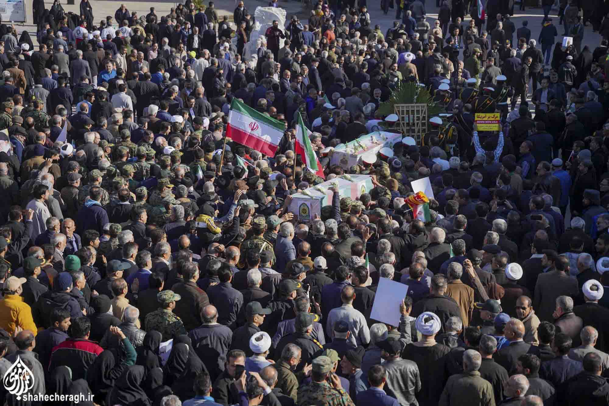 تشییع شهیدان استوار یکم مسلم مهدوی نسب و استوار یکم مسلم قاسم عزیزی در سوّمین حرم اهلبیت علیهم السلام شهید حرم شاهچراغ علیه السلام 2 - تشییع شهیدان استوار یکم مسلم مهدوی نسب و استوار یکم مسلم قاسم عزیزی در سوّمین حرم اهلبیت علیهم السلام