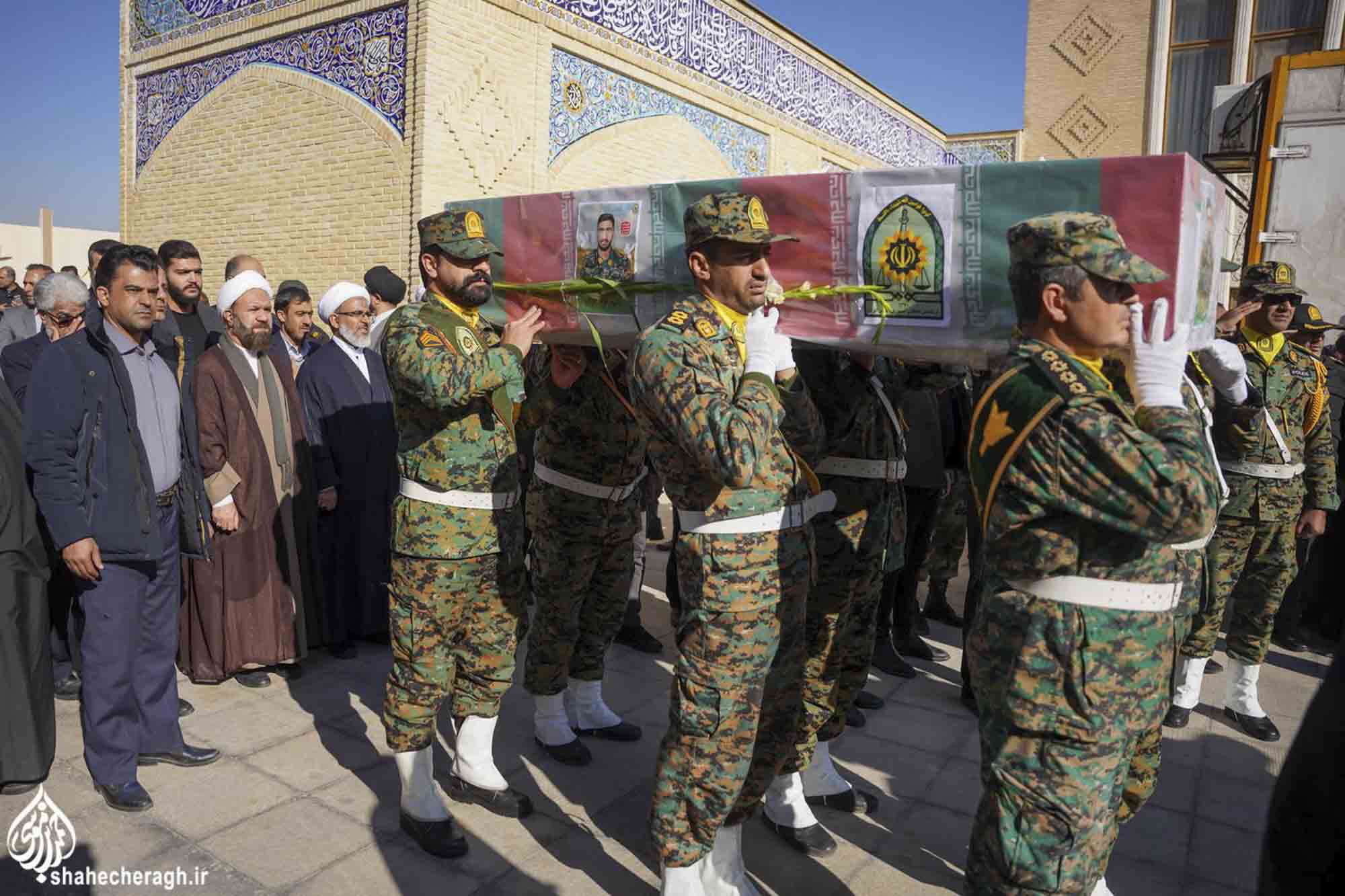 تشییع شهیدان استوار یکم مسلم مهدوی نسب و استوار یکم مسلم قاسم عزیزی در سوّمین حرم اهلبیت علیهم السلام شهید حرم شاهچراغ علیه السلام 7 - تشییع شهیدان استوار یکم مسلم مهدوی نسب و استوار یکم مسلم قاسم عزیزی در سوّمین حرم اهلبیت علیهم السلام