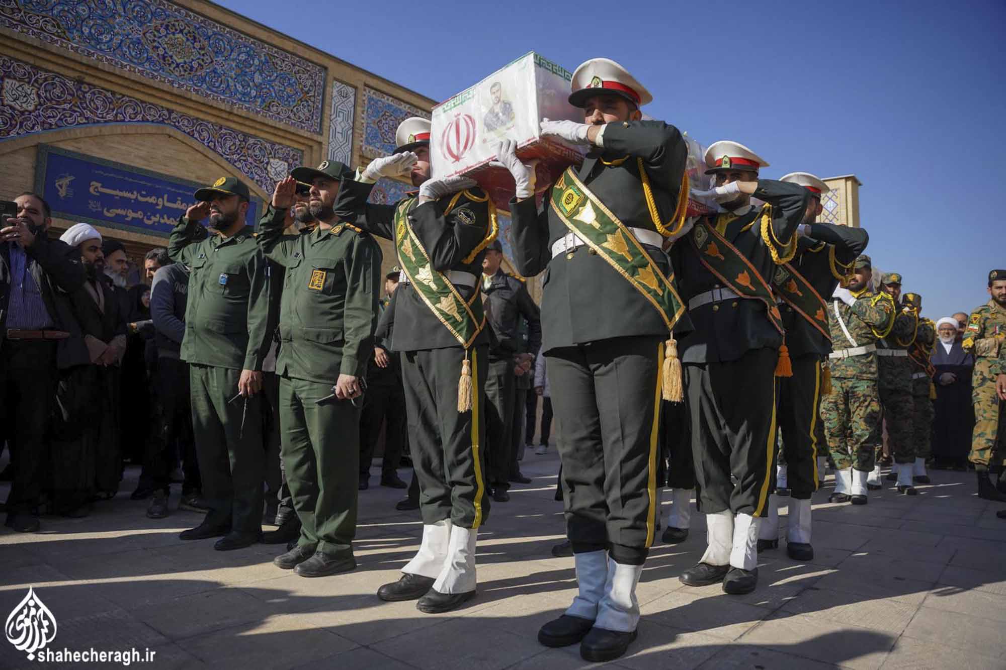 تشییع شهیدان استوار یکم مسلم مهدوی نسب و استوار یکم مسلم قاسم عزیزی در سوّمین حرم اهلبیت علیهم السلام شهید حرم شاهچراغ علیه السلام 8 - تشییع شهیدان استوار یکم مسلم مهدوی نسب و استوار یکم مسلم قاسم عزیزی در سوّمین حرم اهلبیت علیهم السلام