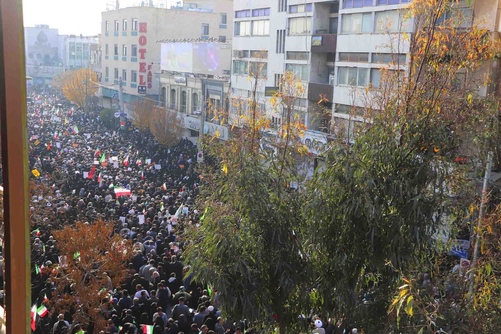 shiraz 31 - تصاویر | خروش مردم شیراز علیه اغتشاشگران تروریست