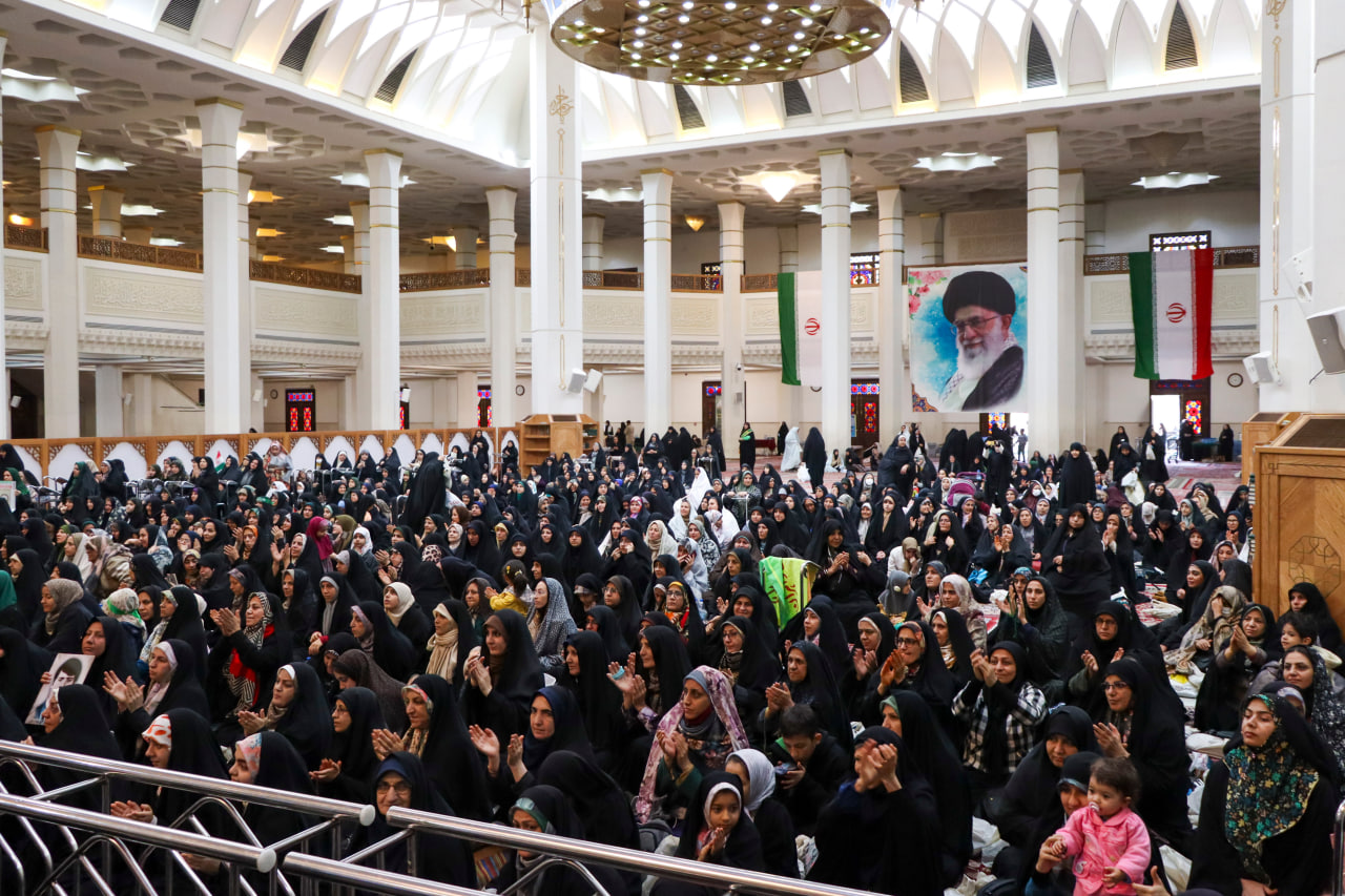 photo 2026 02 08 07 19 36 - تصاویر / میثاق انقلابی ؛ دومین آیین و اجتماع بزرگ بانوان مدافع ولایت در حرم مطهر حضرت شاهچراغ علیه السلام
