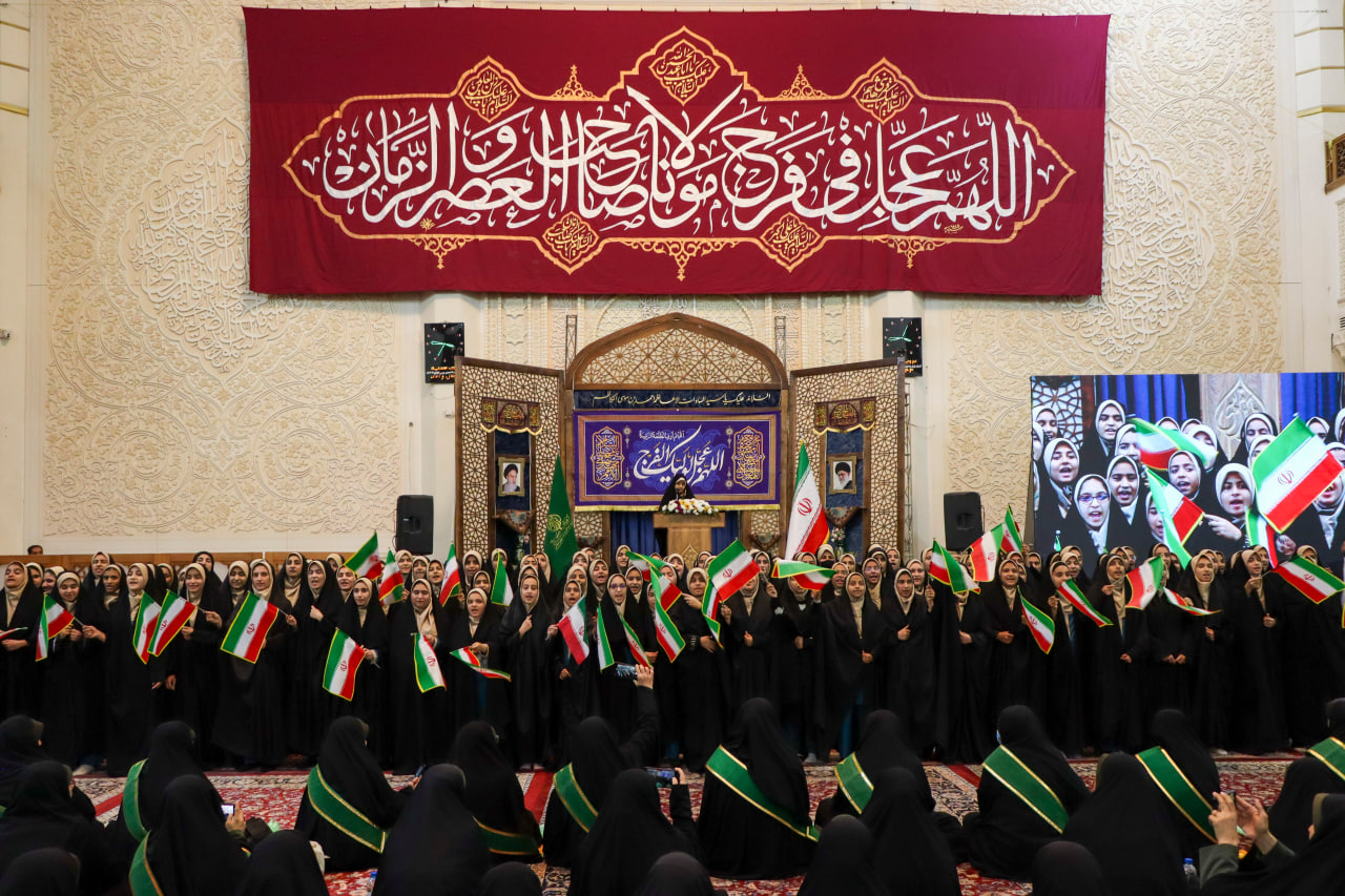 photo 2026 02 08 07 19 37 - تصاویر / میثاق انقلابی ؛ دومین آیین و اجتماع بزرگ بانوان مدافع ولایت در حرم مطهر حضرت شاهچراغ علیه السلام