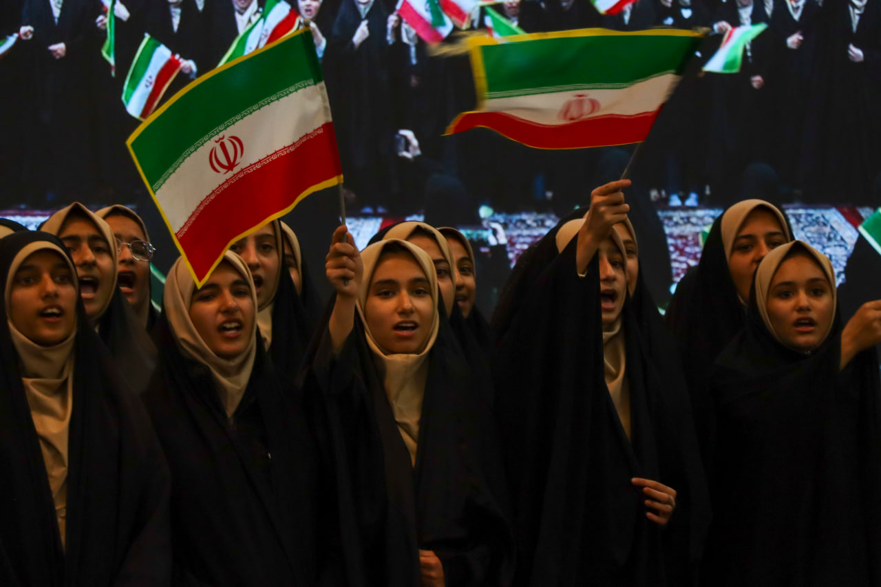 photo 2026 02 08 07 19 39 - تصاویر / میثاق انقلابی ؛ دومین آیین و اجتماع بزرگ بانوان مدافع ولایت در حرم مطهر حضرت شاهچراغ علیه السلام