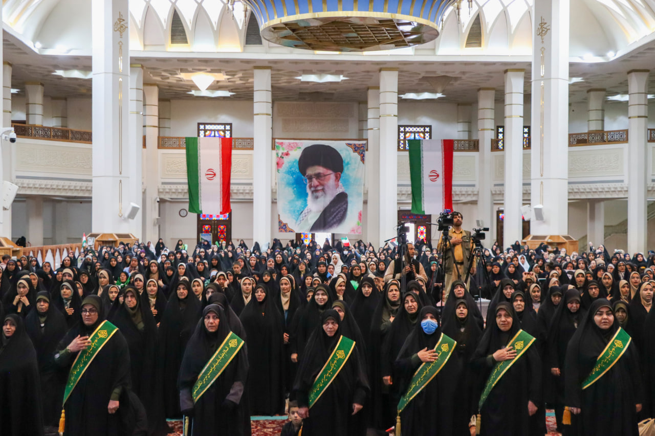 photo 2026 02 08 07 19 46 - تصاویر / میثاق انقلابی ؛ دومین آیین و اجتماع بزرگ بانوان مدافع ولایت در حرم مطهر حضرت شاهچراغ علیه السلام