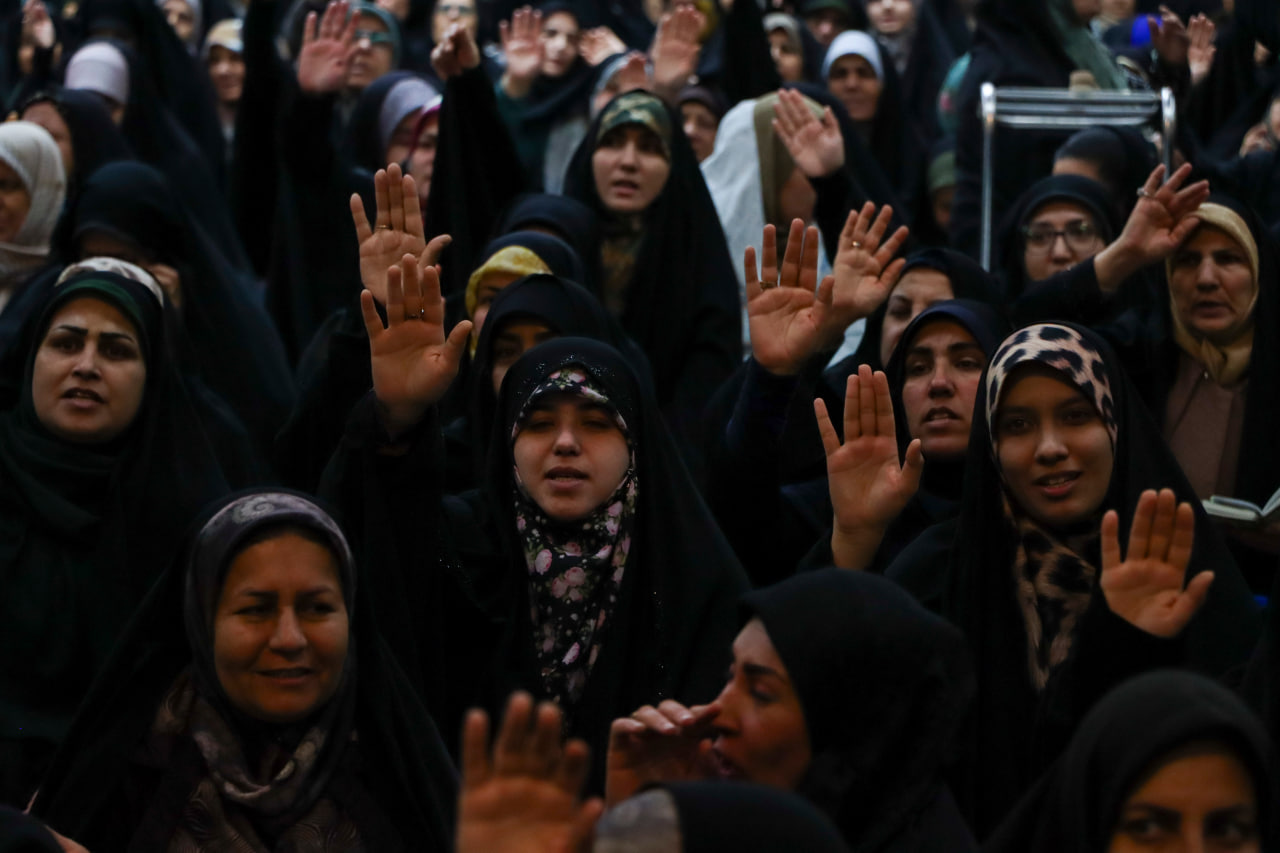 photo 2026 02 08 07 20 08 - تصاویر / میثاق انقلابی ؛ دومین آیین و اجتماع بزرگ بانوان مدافع ولایت در حرم مطهر حضرت شاهچراغ علیه السلام