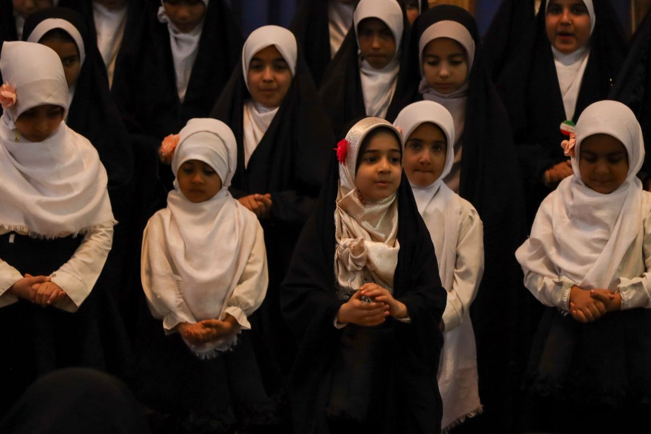 photo 2026 02 08 07 20 11 - تصاویر / میثاق انقلابی ؛ دومین آیین و اجتماع بزرگ بانوان مدافع ولایت در حرم مطهر حضرت شاهچراغ علیه السلام