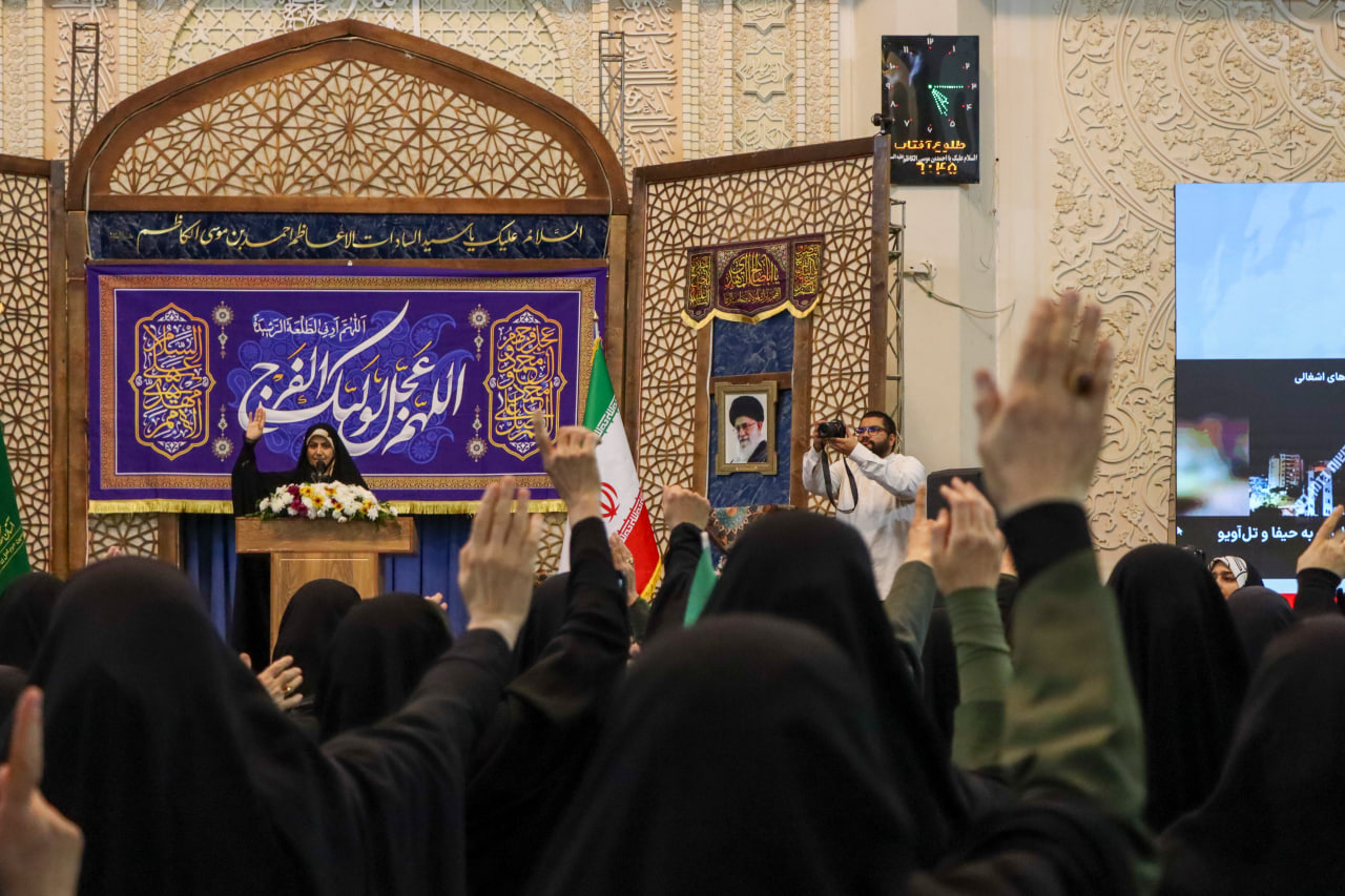 photo 2026 02 08 07 20 18 - تصاویر / میثاق انقلابی ؛ دومین آیین و اجتماع بزرگ بانوان مدافع ولایت در حرم مطهر حضرت شاهچراغ علیه السلام