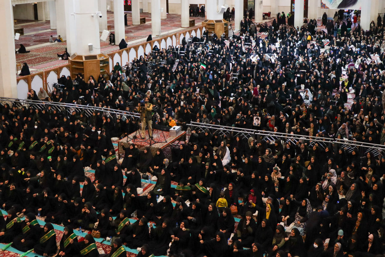 photo 2026 02 08 07 20 24 - تصاویر / میثاق انقلابی ؛ دومین آیین و اجتماع بزرگ بانوان مدافع ولایت در حرم مطهر حضرت شاهچراغ علیه السلام